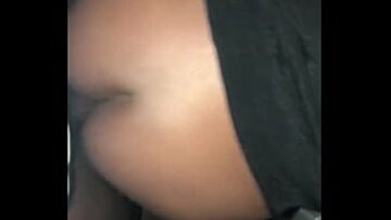 Cocoșul negru mare pedepsește fundul și țâțele fine ale lui Bratty Ebony