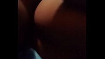 Mama vitregă blondă este futută de fiul ei vitreg cu un penis mare în acest porno hardcore de casă